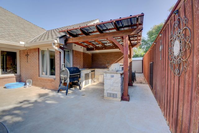 8609 Vicksburg Avenue, Lubbock, TX 79424