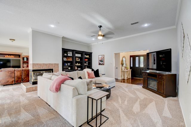 8609 Vicksburg Avenue, Lubbock, TX 79424