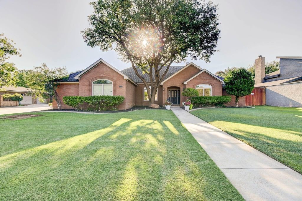 8609 Vicksburg Avenue, Lubbock, TX 79424