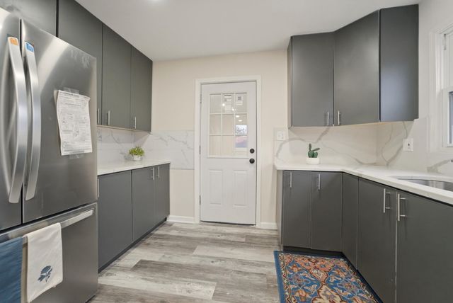 747 N Lafayette Street, Griffith, IN 46319