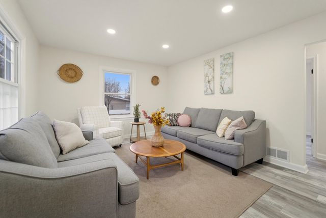 747 N Lafayette Street, Griffith, IN 46319