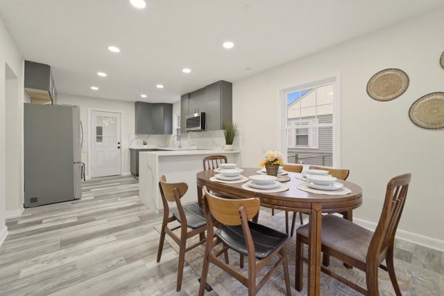 747 N Lafayette Street, Griffith, IN 46319