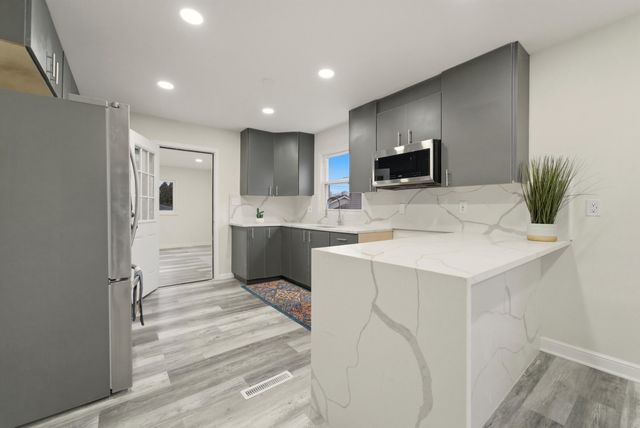 747 N Lafayette Street, Griffith, IN 46319