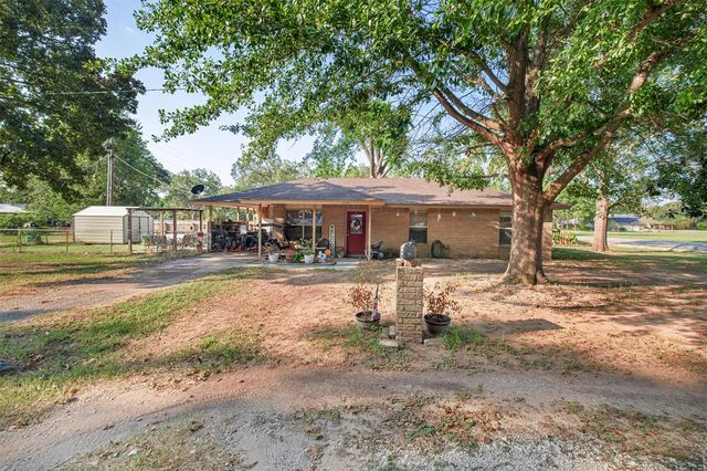 608 Wilkes ST, Smithville, TX 78957