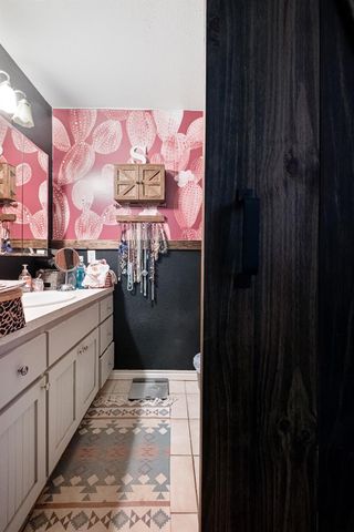 608 Wilkes ST, Smithville, TX 78957