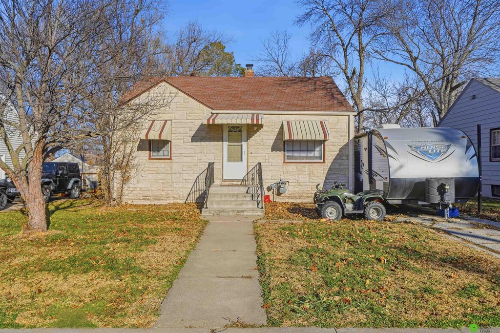 5920 Huntington Avenue, Lincoln, NE 68507