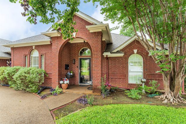 6703 Landover Hills Lane, Arlington, TX 76017
