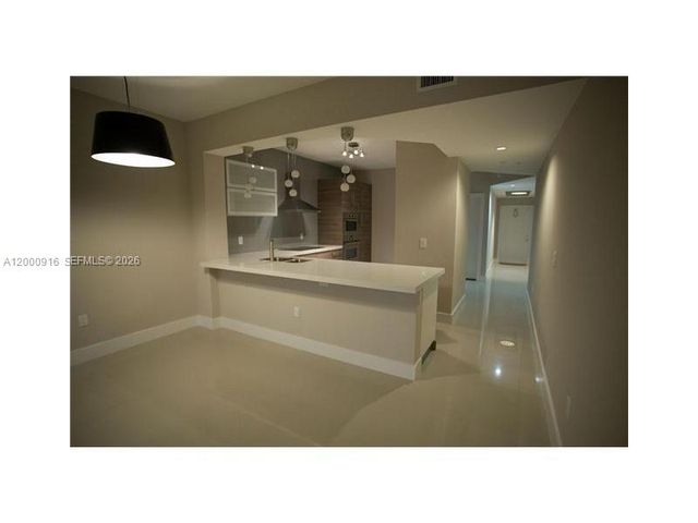 10730 NW 66 ST 303, Miami, FL 33178