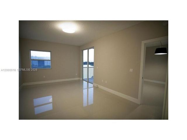 10730 NW 66 ST 303, Miami, FL 33178