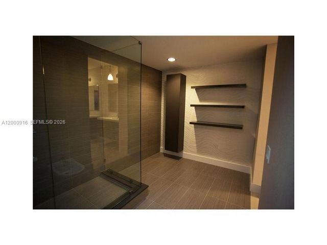 10730 NW 66 ST 303, Miami, FL 33178