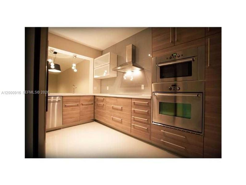 10730 NW 66 ST 303, Miami, FL 33178