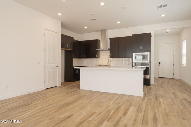 366 E Las Perlas Lane, San Tan Valley, AZ 85140