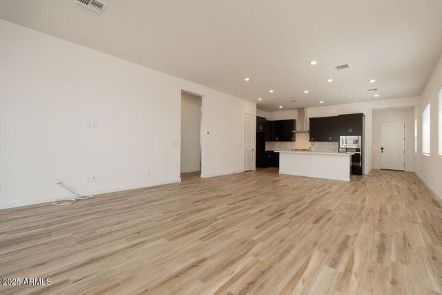 366 E Las Perlas Lane, San Tan Valley, AZ 85140