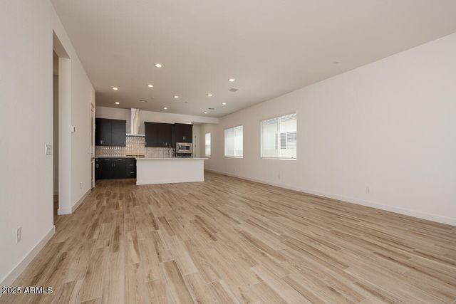 366 E Las Perlas Lane, San Tan Valley, AZ 85140