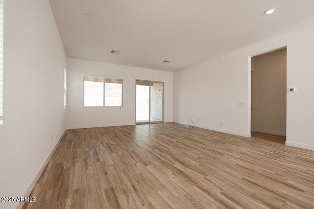 366 E Las Perlas Lane, San Tan Valley, AZ 85140