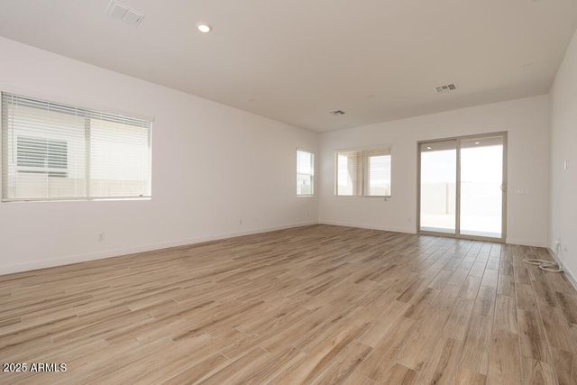 366 E Las Perlas Lane, San Tan Valley, AZ 85140