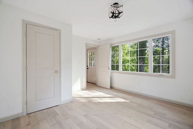 18 Chestnut Hill Rd, Millville, MA 01529