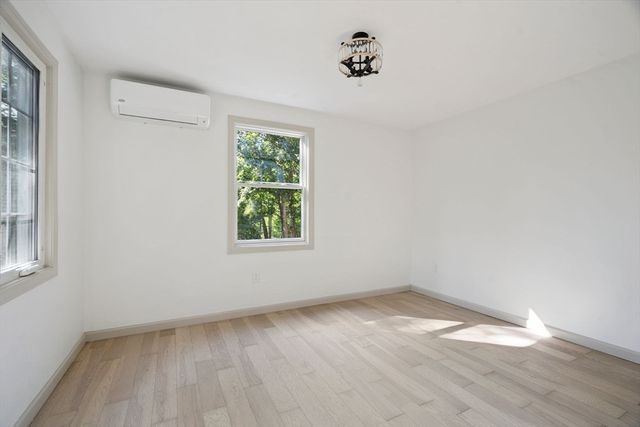 18 Chestnut Hill Rd, Millville, MA 01529