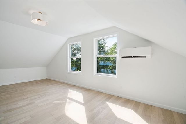 18 Chestnut Hill Rd, Millville, MA 01529