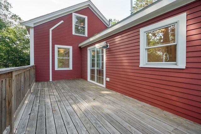 18 Chestnut Hill Rd, Millville, MA 01529