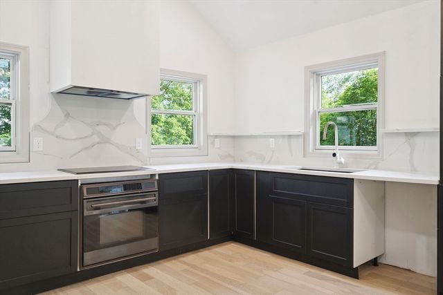 18 Chestnut Hill Rd, Millville, MA 01529