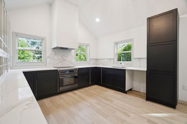 18 Chestnut Hill Rd, Millville, MA 01529