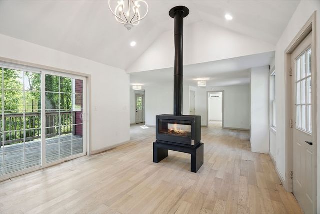 18 Chestnut Hill Rd, Millville, MA 01529