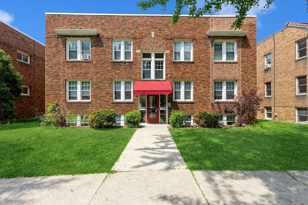3520 Emerson Avenue S 202, Minneapolis, MN 55408