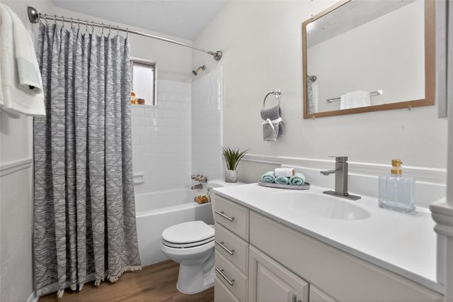 9802 Appleridge Drive, Houston, TX 77070