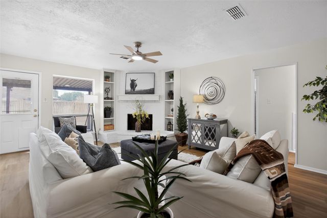 9802 Appleridge Drive, Houston, TX 77070