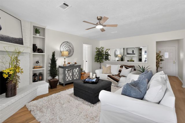 9802 Appleridge Drive, Houston, TX 77070