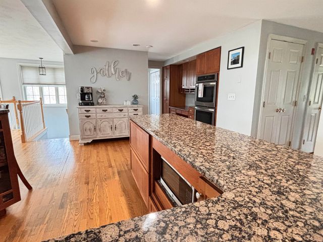 87 Juniper Drive, Goffstown, NH 03045