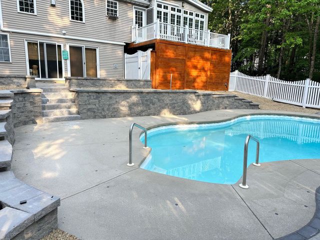 87 Juniper Drive, Goffstown, NH 03045