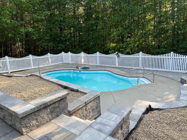 87 Juniper Drive, Goffstown, NH 03045