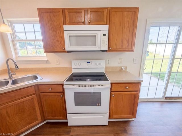 6008 White Chapel Way, Greensboro, NC 27405
