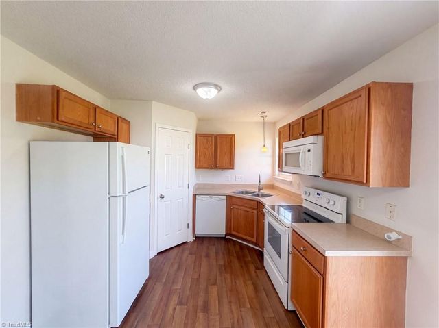 6008 White Chapel Way, Greensboro, NC 27405
