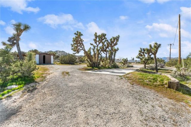 55689 Highland, Yucca Valley, CA 92284