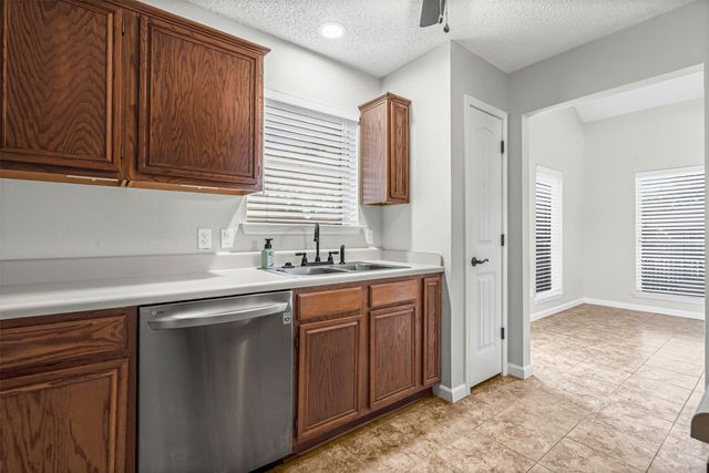 2810 Monthaven Drive, Arlington, TX 76001