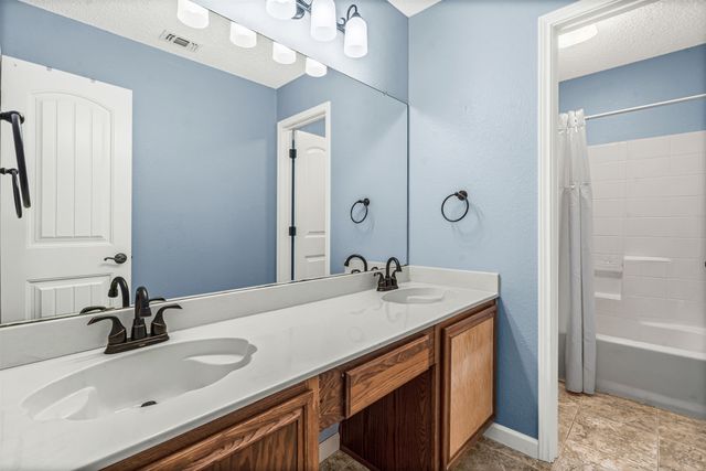 2810 Monthaven Drive, Arlington, TX 76001