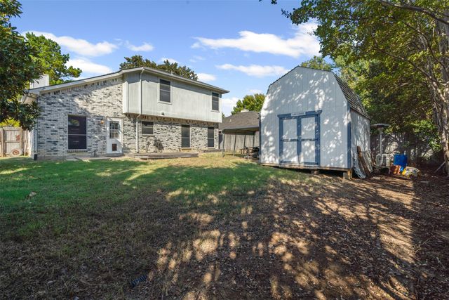 2810 Monthaven Drive, Arlington, TX 76001
