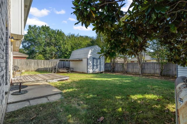 2810 Monthaven Drive, Arlington, TX 76001