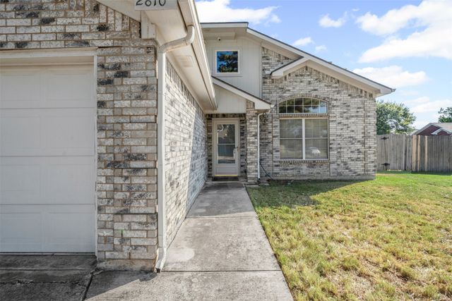 2810 Monthaven Drive, Arlington, TX 76001