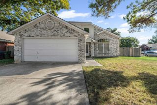 2810 Monthaven Drive, Arlington, TX 76001