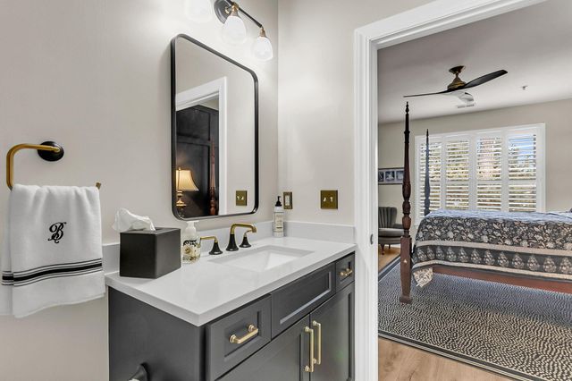 2244 Ashley Crossing Drive 115, Charleston, SC 29414