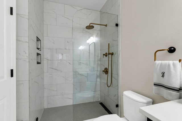 2244 Ashley Crossing Drive 115, Charleston, SC 29414