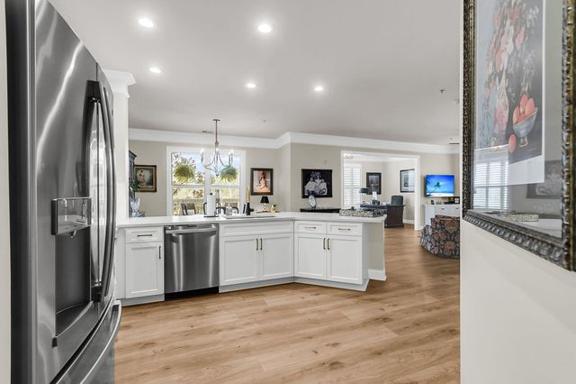 2244 Ashley Crossing Drive 115, Charleston, SC 29414