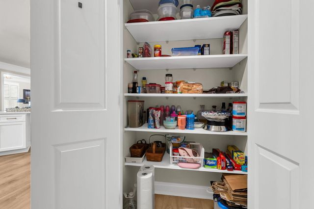 2244 Ashley Crossing Drive 115, Charleston, SC 29414