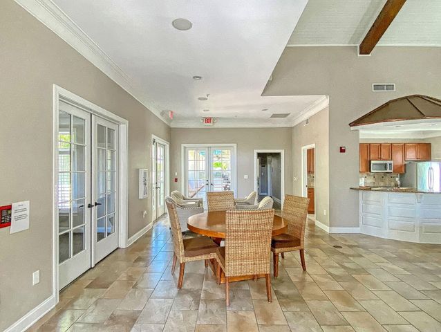 2244 Ashley Crossing Drive 115, Charleston, SC 29414