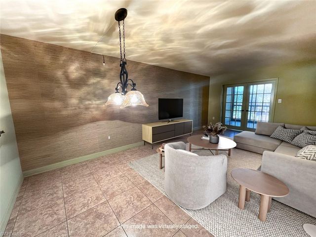 2121 Collier AVE E # 316, Fort Myers, FL 33901