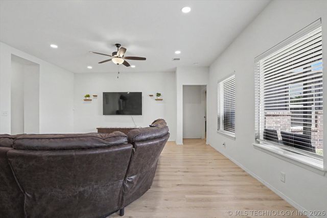 7209 S Hemlock Avenue, Broken Arrow, OK 74011